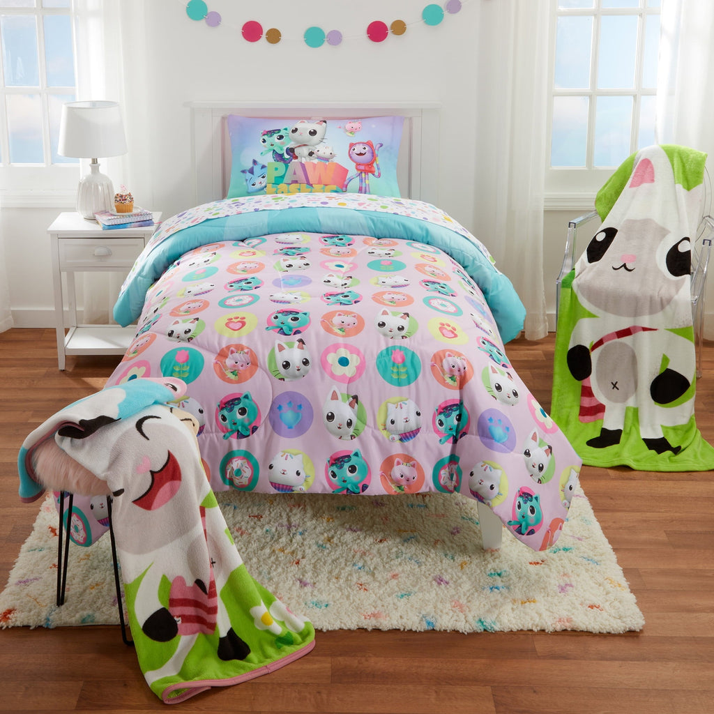 Luxurious Quilted Gabby's Dollhouse Kids Comforter and Pillowcase, 2-Piece Set, Twin/Full, Reversible - Luxurious Quilted Duvet Cover Set Detail