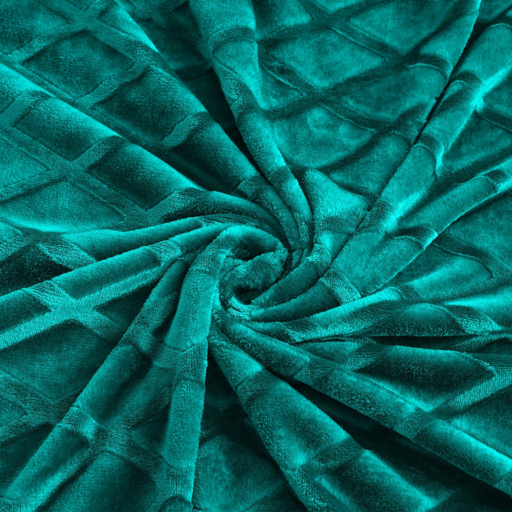 Cozy Fleece Large Soft Throw Blanket for Couch, 50x70 Inches Diamond Geometry Pattern Velvet Fleece Blanket, Cozy, Warm and Light... - Super Soft Reversible Sherpa Flannel Blanket Detail