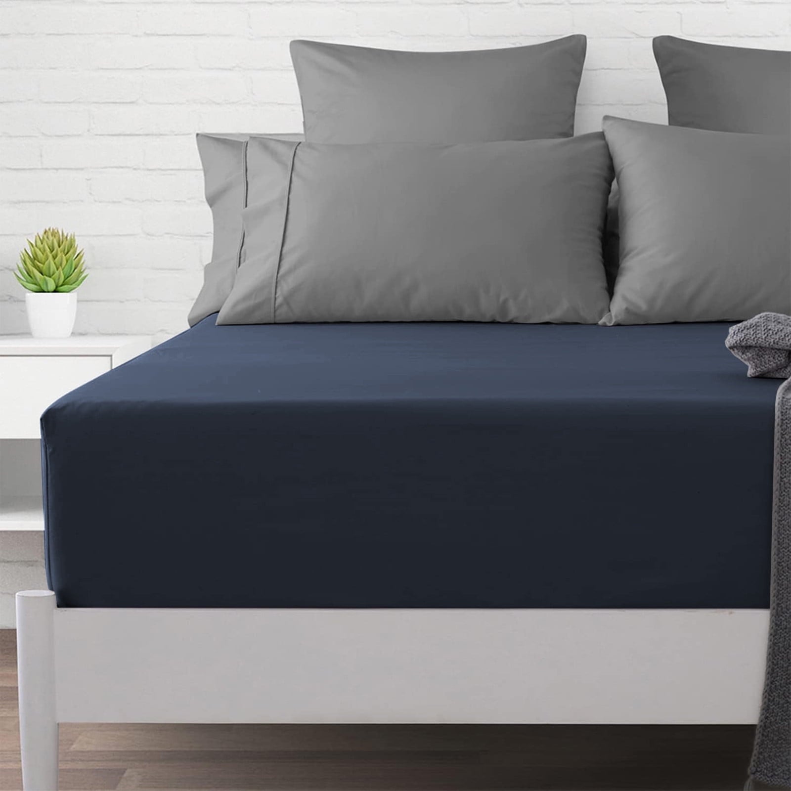 Premium Egyptian Cotton Bed Sheet, Queen Size - Deep Pocket Soft Wrinkle and Fade Resistant - Breathable Egyptian Cotton Flat & Fitted Sheets Detail