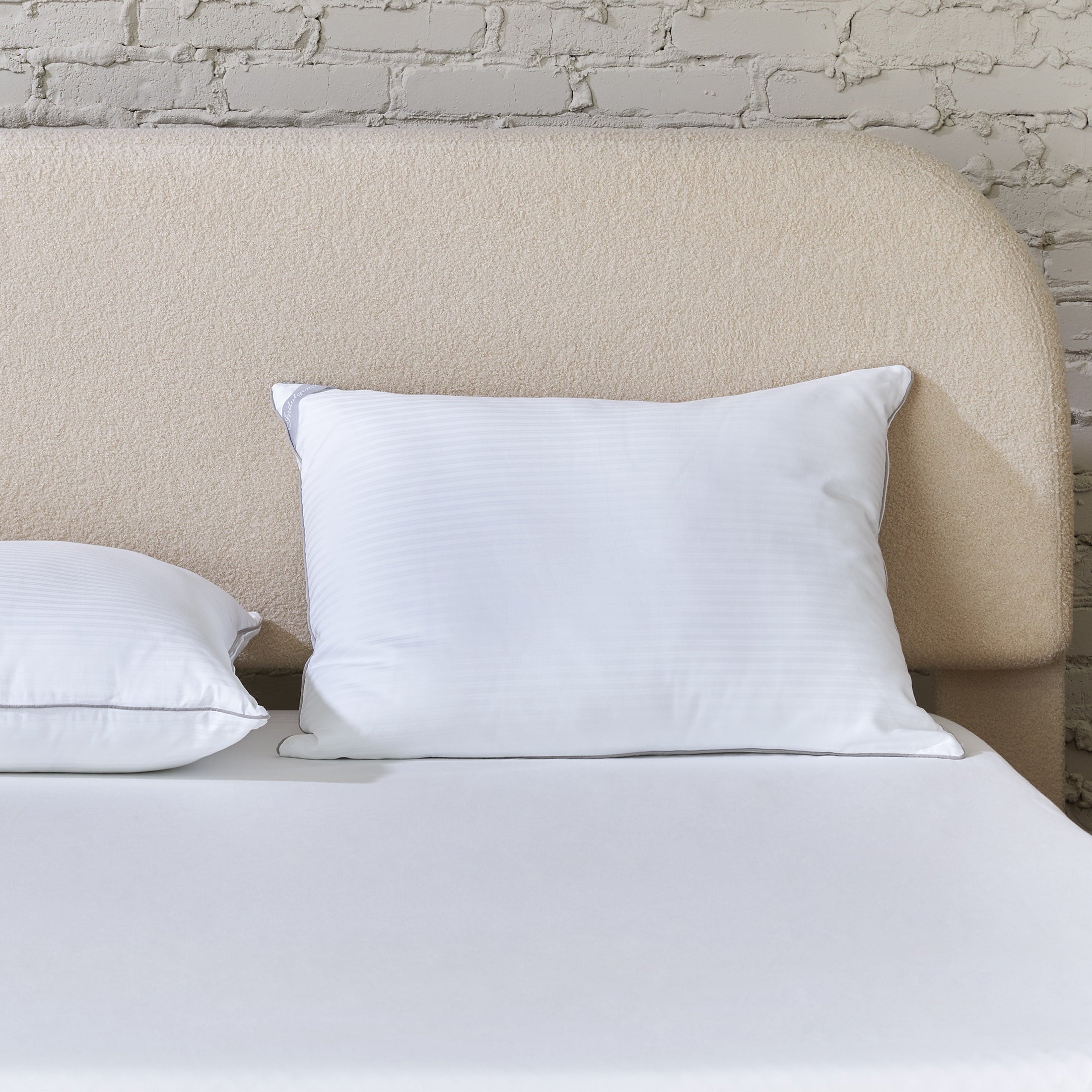Orthopedic Support Down Alternative Bed Pillow, Standard/Queen - Orthopedic Shredded Foam Bed Pillow Set Detail