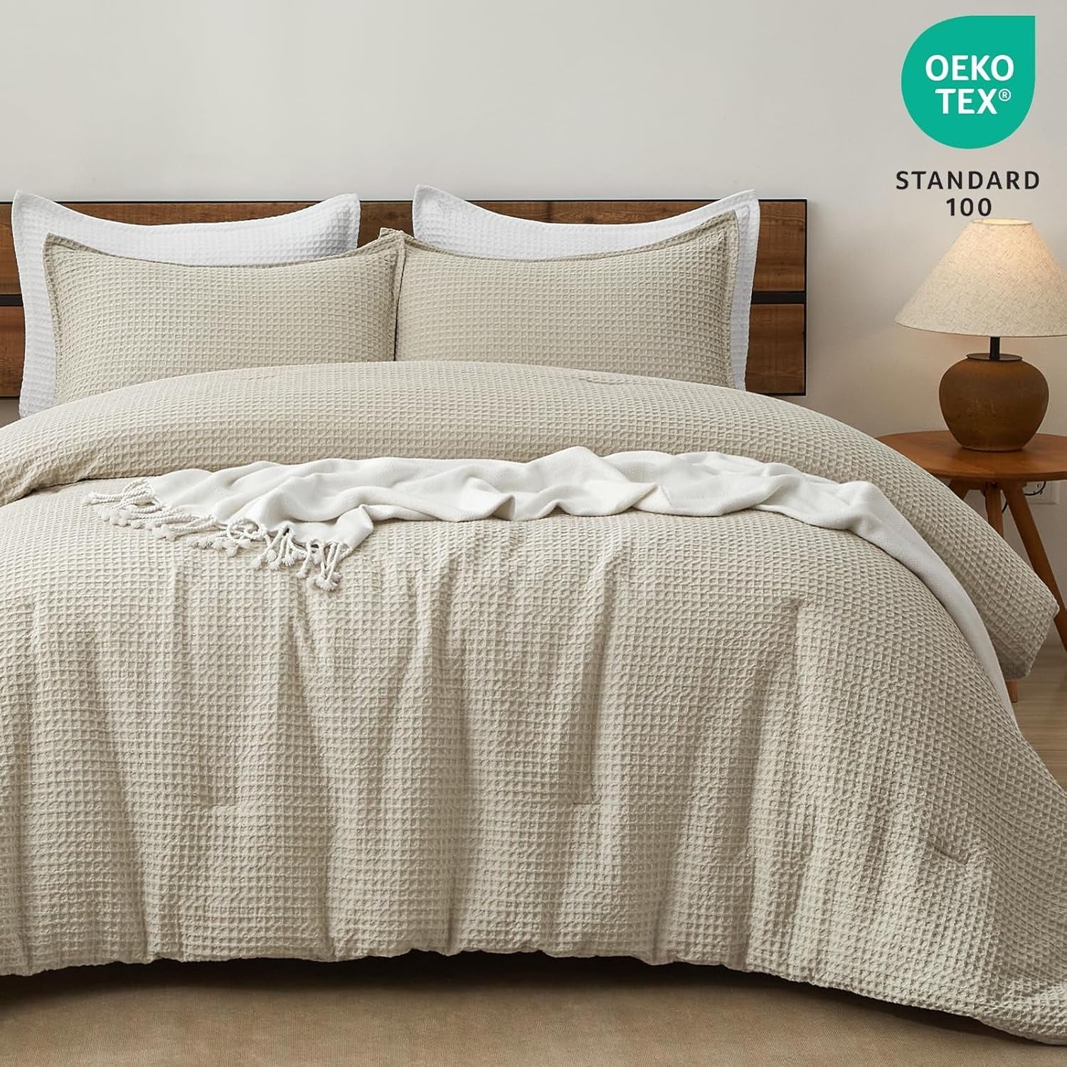 Luxurious Quilted 3-Piece Waffle Weave Comforter Set Queen Size, Lightweight Comfy Bedding Set for All Season, Ultra Soft Textured 1 Co... - All-Season Down Alternative Comforter Insert Detail